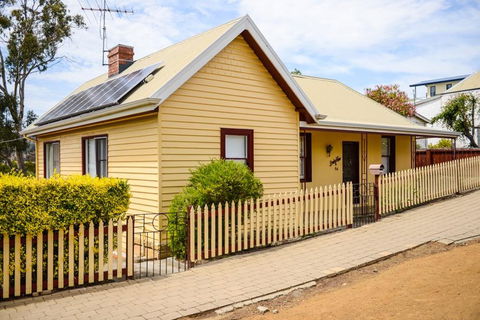 Bridge View Retreat - Accommodation Newcastle 28