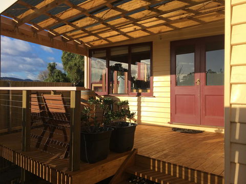 Bridge View Retreat - Accommodation Newcastle 5