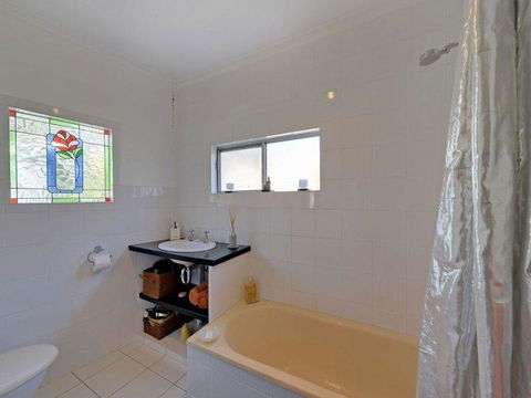 Bridge View Retreat - Accommodation Newcastle 38