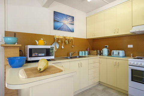 Aqua Beachfront! - Accommodation Newcastle 17