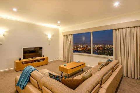City Lights - Accommodation Newcastle 1