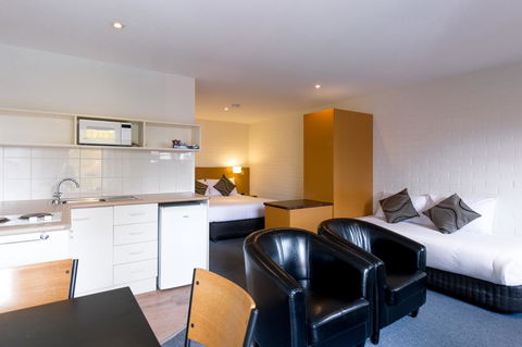 Bay Hotel Apartments - Accommodation Newcastle 15