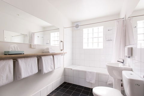 Bay Hotel Apartments - Accommodation Newcastle 12