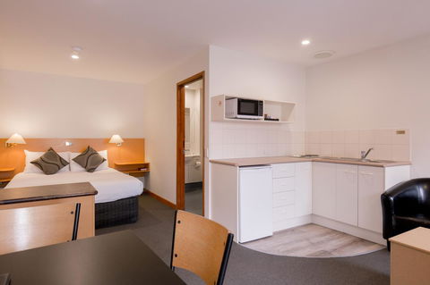 Bay Hotel Apartments - Accommodation Newcastle 17
