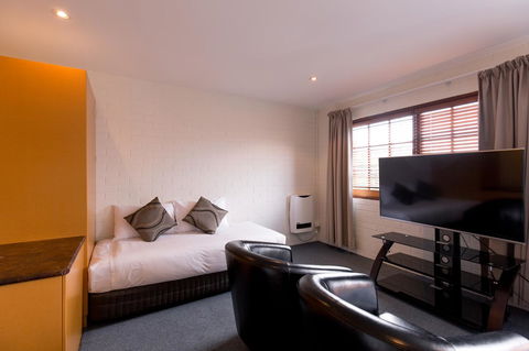 Bay Hotel Apartments - Accommodation Newcastle 0