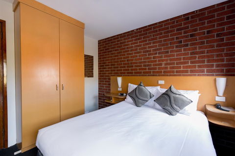 Bay Hotel Apartments - Accommodation Newcastle 6
