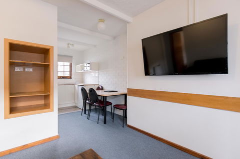 Bay Hotel Apartments - Accommodation Newcastle 36