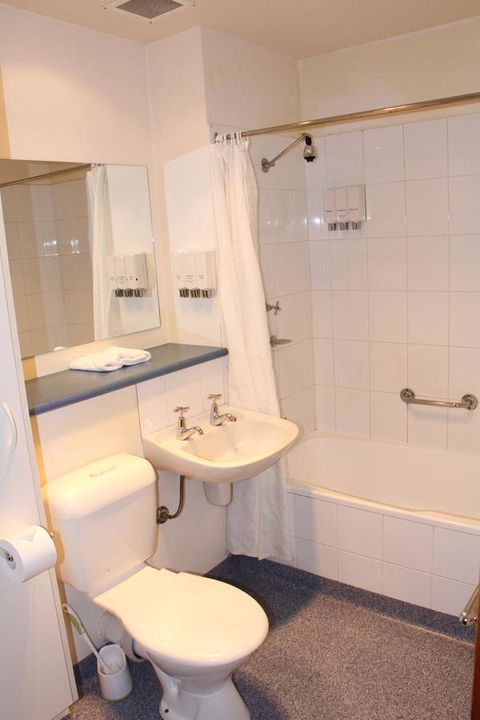 Bay Hotel Apartments - Accommodation Newcastle 34