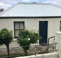 Omaroo House - panoramic water views - Accommodation Newcastle