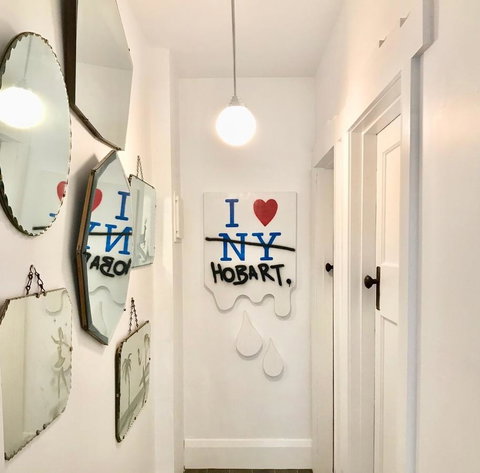 Devine Stays - Rupert #1 NOHO Art Apartment - Accommodation Newcastle 3