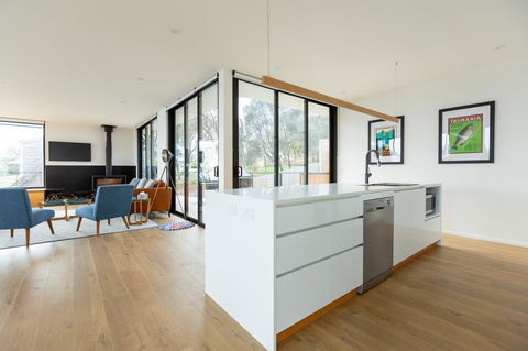 Blessington Beach Retreat - Accommodation Newcastle 8
