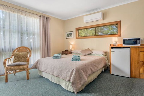 Green Views - Accommodation Newcastle 13