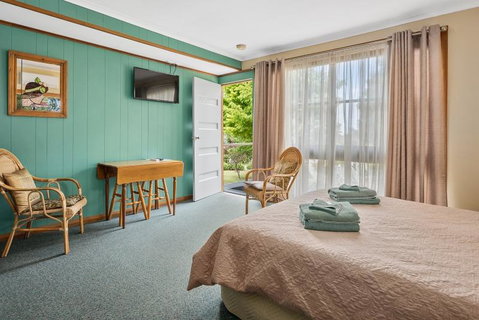 Green Views - Accommodation Newcastle 5