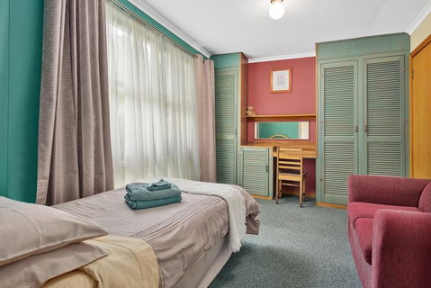 Green Views - Accommodation Newcastle 1