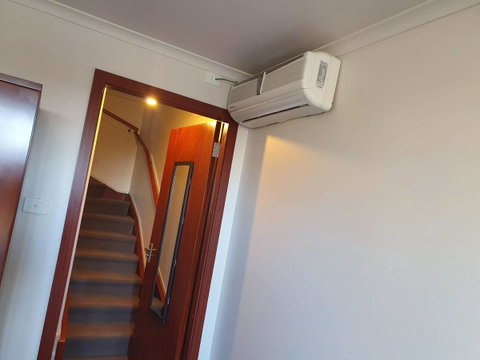 Battery Point Apartment With Car Park - Accommodation Newcastle 22