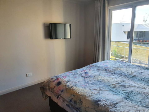 Battery Point Apartment With Car Park - Accommodation Newcastle 23