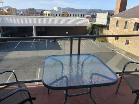 Battery Point Apartment With Car Park - Accommodation Newcastle 11
