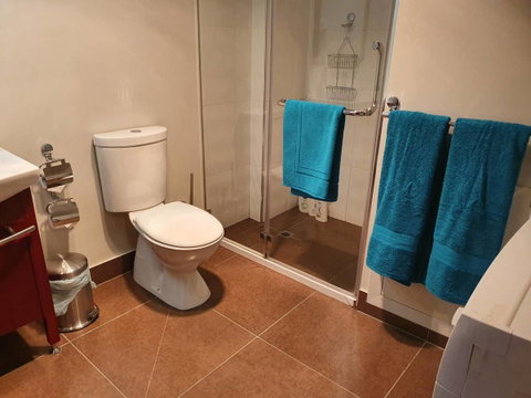 Battery Point Apartment With Car Park - Accommodation Newcastle 16