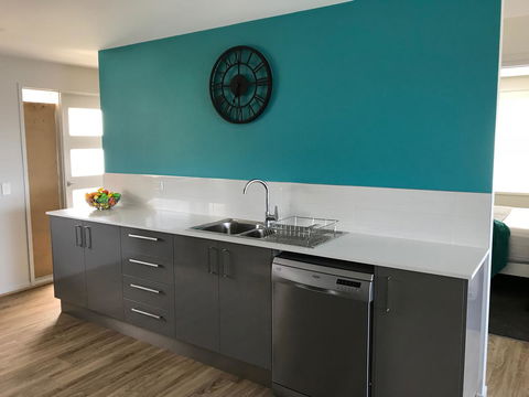 Self Contained Beach View Apartment - Accommodation Newcastle 6
