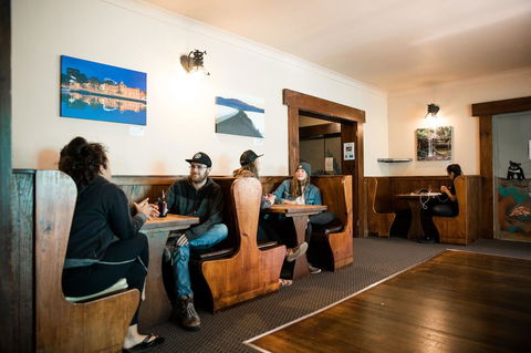 The Pickled Frog - Accommodation Newcastle 4