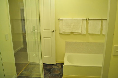 GreenGate Cottages - Accommodation Newcastle 27
