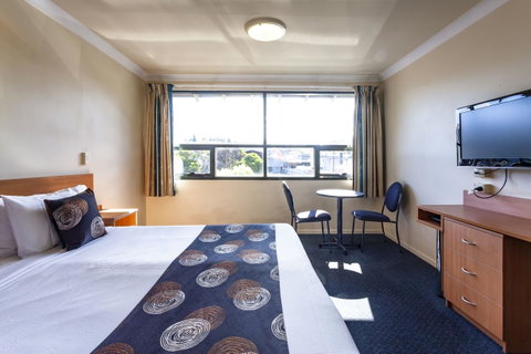 Black Buffalo - Accommodation Newcastle 7
