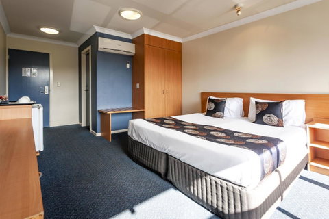Black Buffalo - Accommodation Newcastle 10