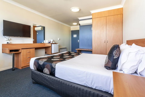 Black Buffalo - Accommodation Newcastle 6