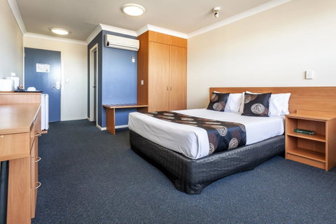 Black Buffalo - Accommodation Newcastle 9