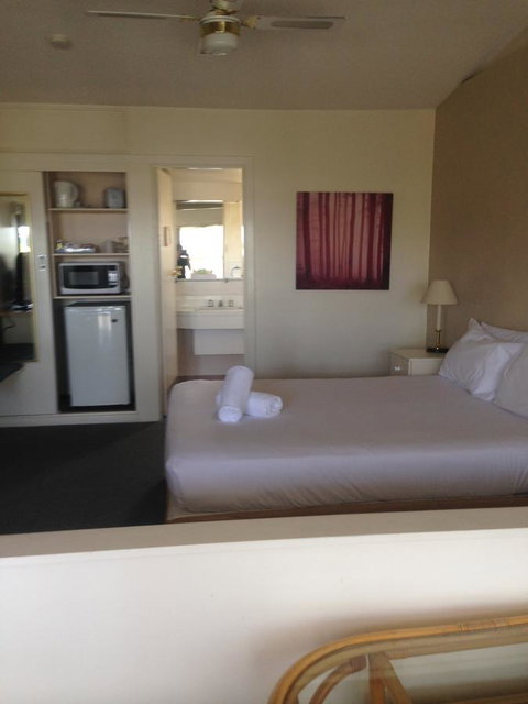 Abel Tasman Airport Motor Inn - Accommodation Newcastle 8