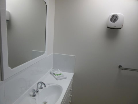Abel Tasman Airport Motor Inn - Accommodation Newcastle 18