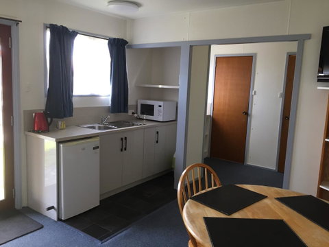 Regatta Point Tavern & Holiday Villas - Accommodation Newcastle 1