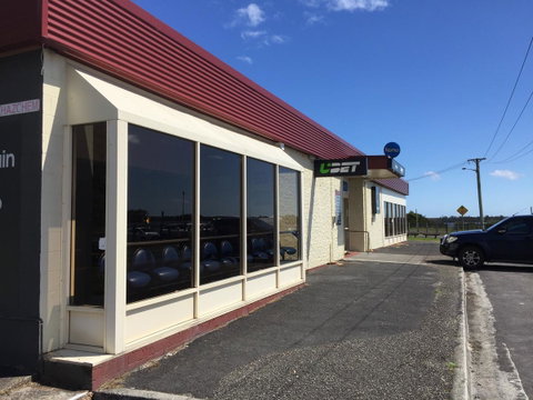 Regatta Point Tavern & Holiday Villas - Accommodation Newcastle 0