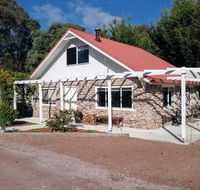 Hilltop Cottages - Accommodation Newcastle