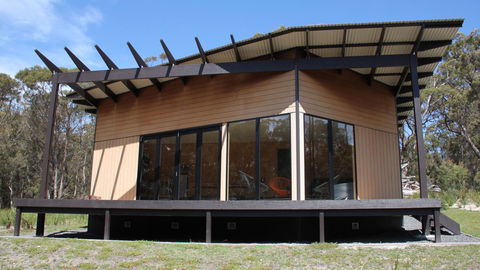 BAY OF FIRES ECO HUT Off Grid Experience At Binalong Bay - Accommodation Newcastle 21
