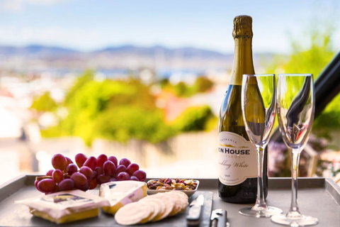 WEST NEST | Classic 3BR Hobart Terrace BEST Location, View, Close To City - Accommodation Newcastle 28