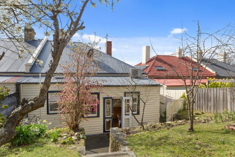 WEST NEST | Classic 3BR Hobart Terrace BEST Location, View, Close To City - Accommodation Newcastle 17