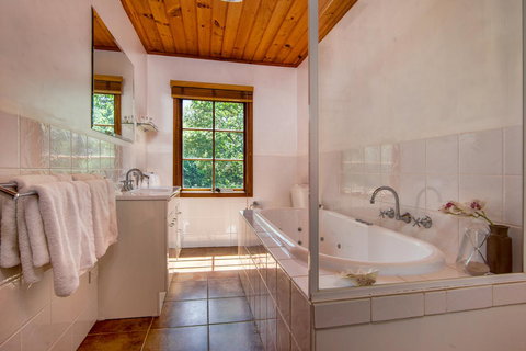 Wagners Cottages - Accommodation Newcastle 19