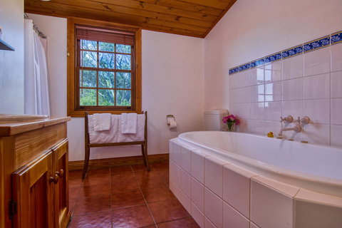 Wagners Cottages - Accommodation Newcastle 23