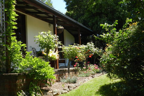 Wagners Cottages - Accommodation Newcastle 3