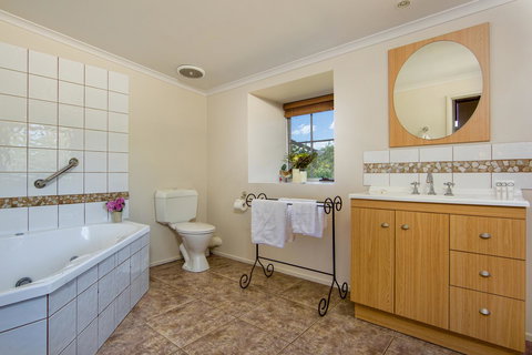 Wagners Cottages - Accommodation Newcastle 1