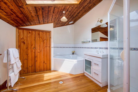 Wagners Cottages - Accommodation Newcastle 26