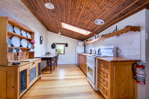 Wagners Cottages - Accommodation Newcastle 35