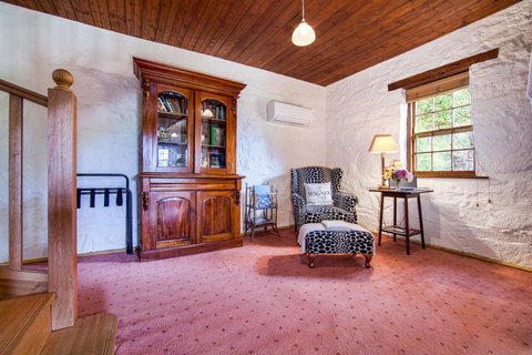 Wagners Cottages - Accommodation Newcastle 32