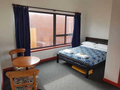 Little Nee's - Accommodation Newcastle 9