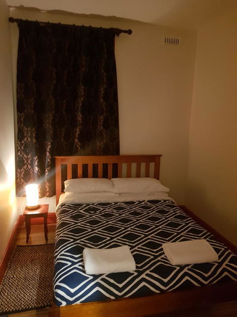 Little Nee's - Accommodation Newcastle 10