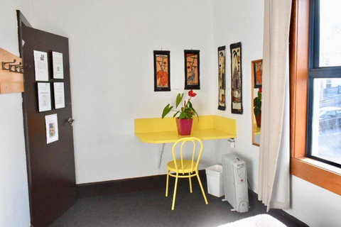 Hobart's Accommodation & Hostel - Accommodation Newcastle 3