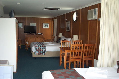 Point Lonsdale Guest House - Accommodation Newcastle 2