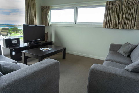 The Apollo - Accommodation Newcastle 7