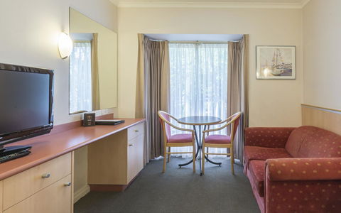 The Waverley International Hotel - Accommodation Newcastle 6